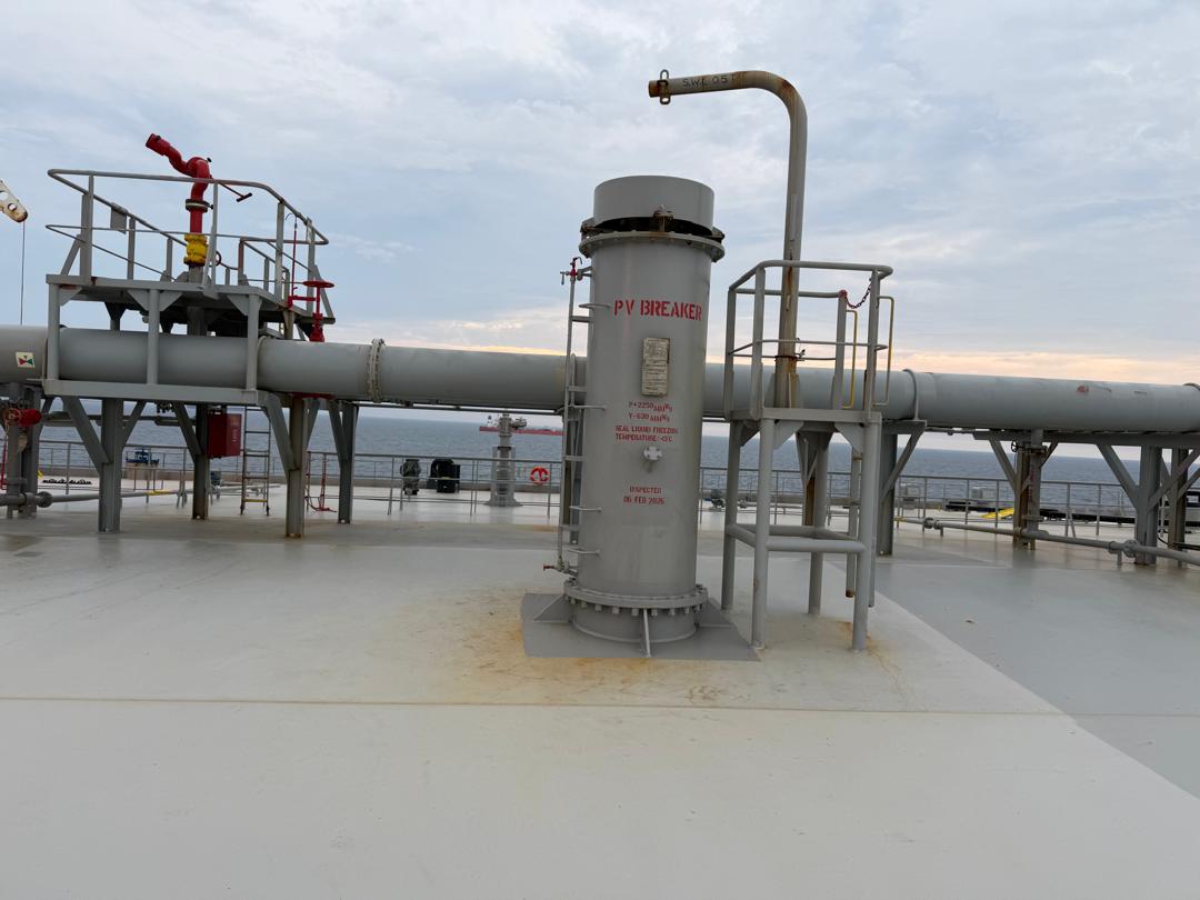 PV breaker arrangement on a tanker cargo deck